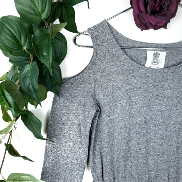 Anthropologie Lili's Closet Jamma Grey Cold Shoulder Dress Size: X-Small - Picture 3 of 7